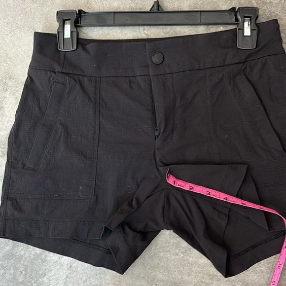 Athleta Trekkie Hiking Shorts size 2 Black - Picture 6 of 6